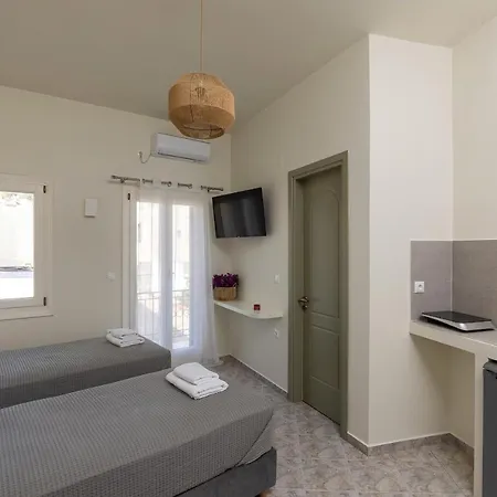 Bells And Konukevi 3*